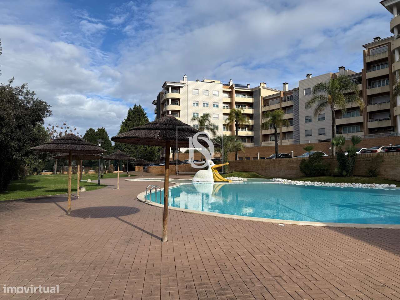 Apartamento T4 - Torres Novas-0