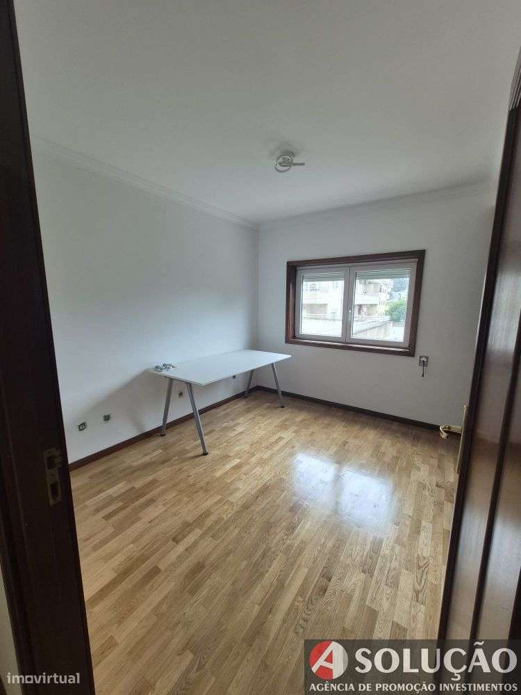 Apartamento T2 em Oliveira do Douro-16