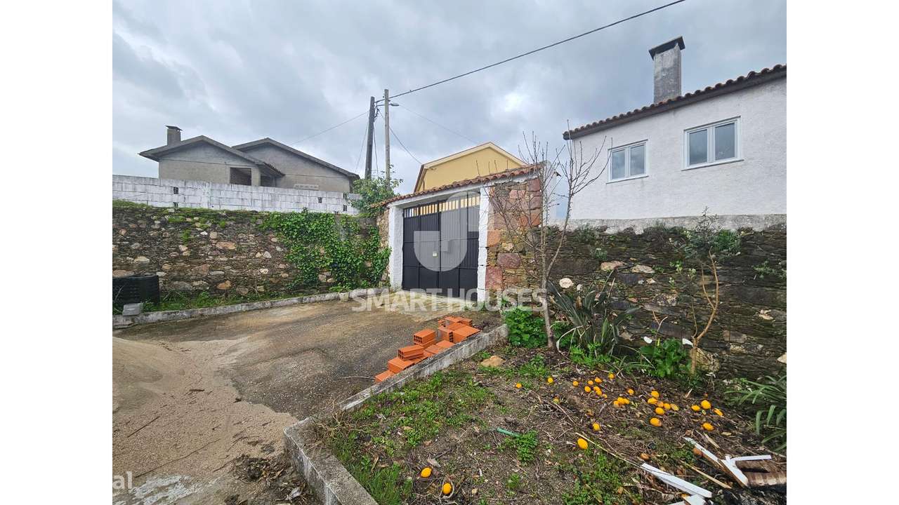 Moradia T3 Lombada (Poiares) c/ pátio-32