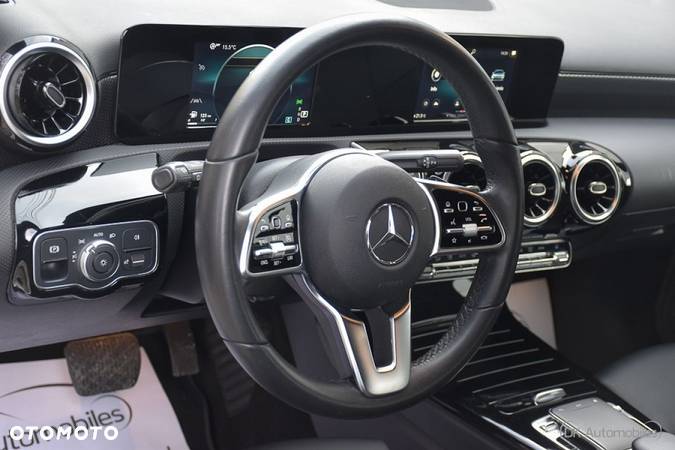 Mercedes-Benz Klasa A 180 7G-DCT AMG Line Advanced Plus - 23