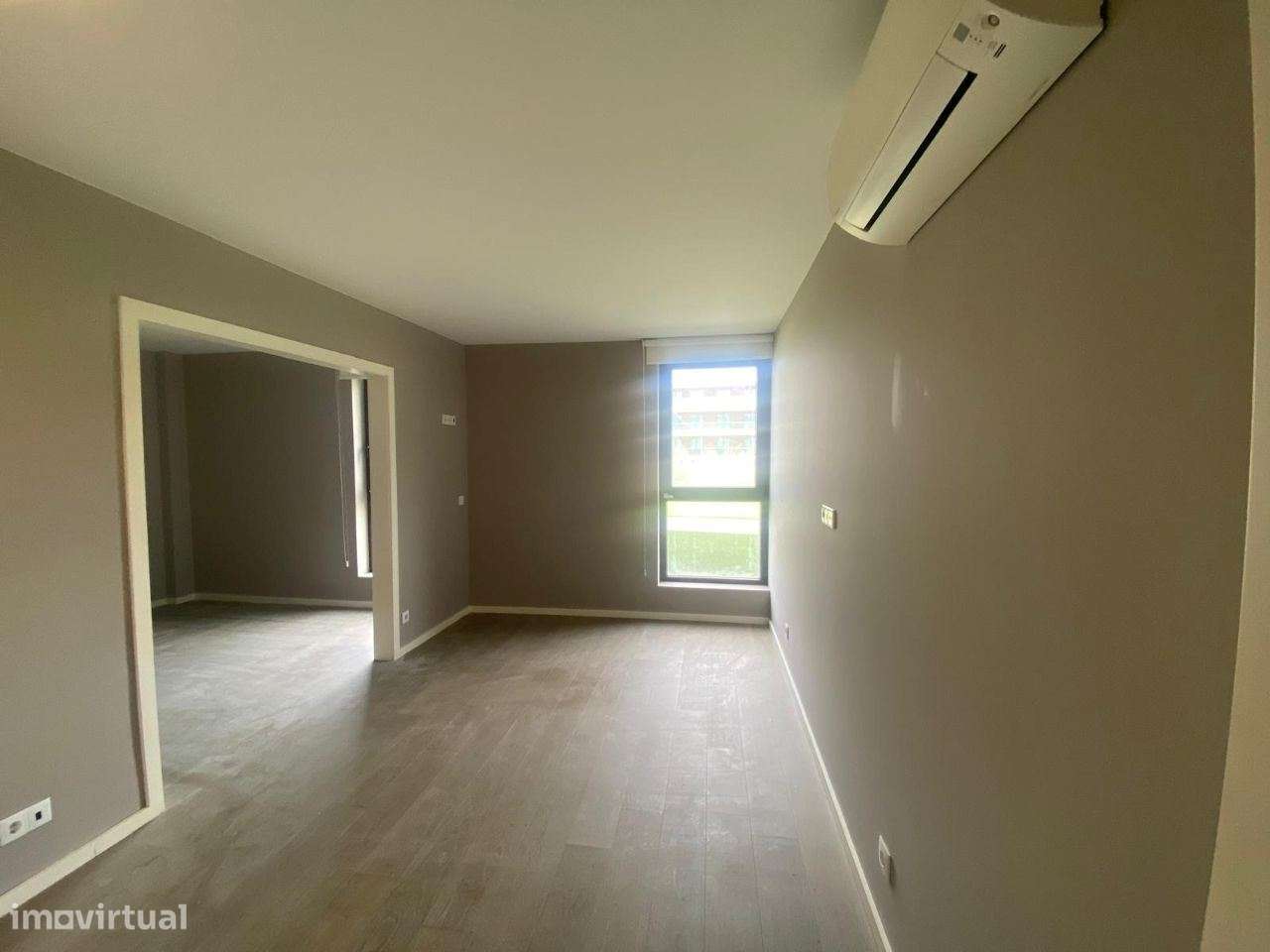 Magnífico T4 C/ 2 Suites/Garagem+2L. Garagem/a 100m da praia/Canidelo-18