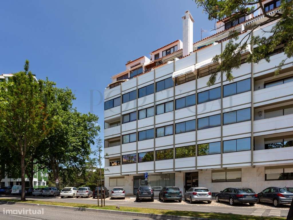 Apartamento T3 com Duas Varandas e Vista Privilegiada - Cascais - P...-36