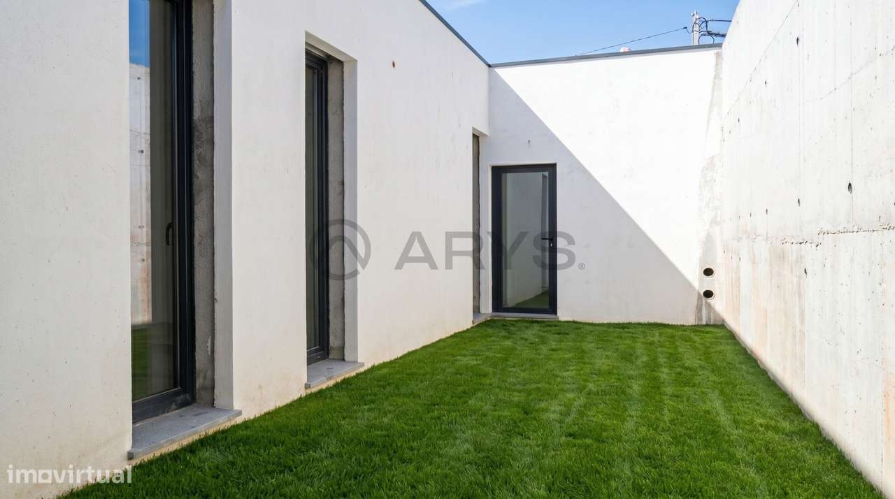 Moradia térrea T3 com Piscina-23