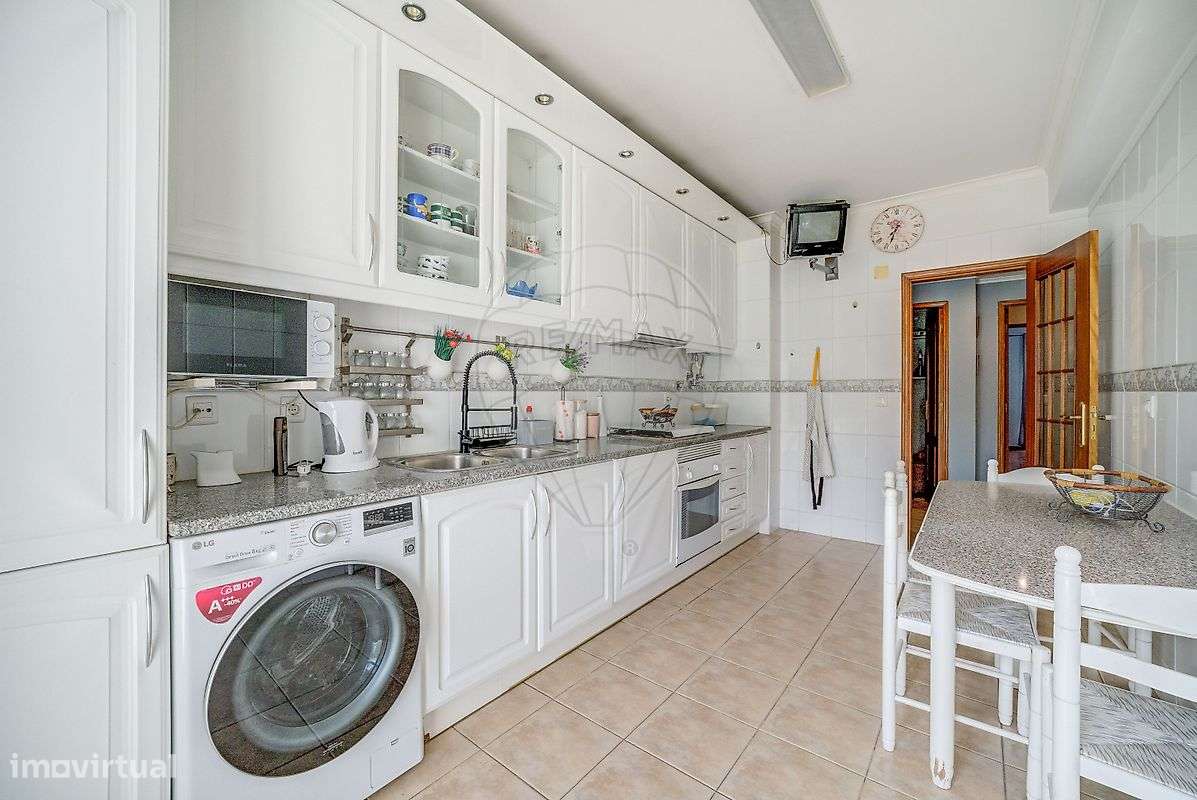 Apartamento T3 em Quinta do Conde-16