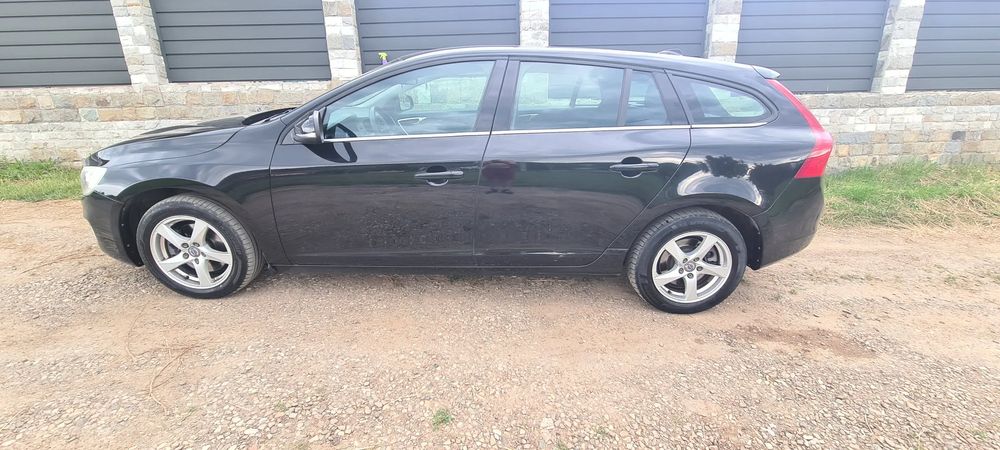 Volvo V60 I [2010 - 2018] D2 Basic 2017