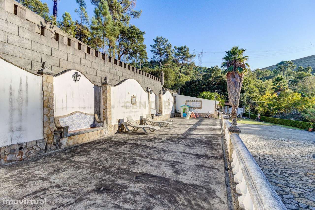Quinta Rústica em Bucelas, com terreno de 4500m2 - Grande imagem: 4/37