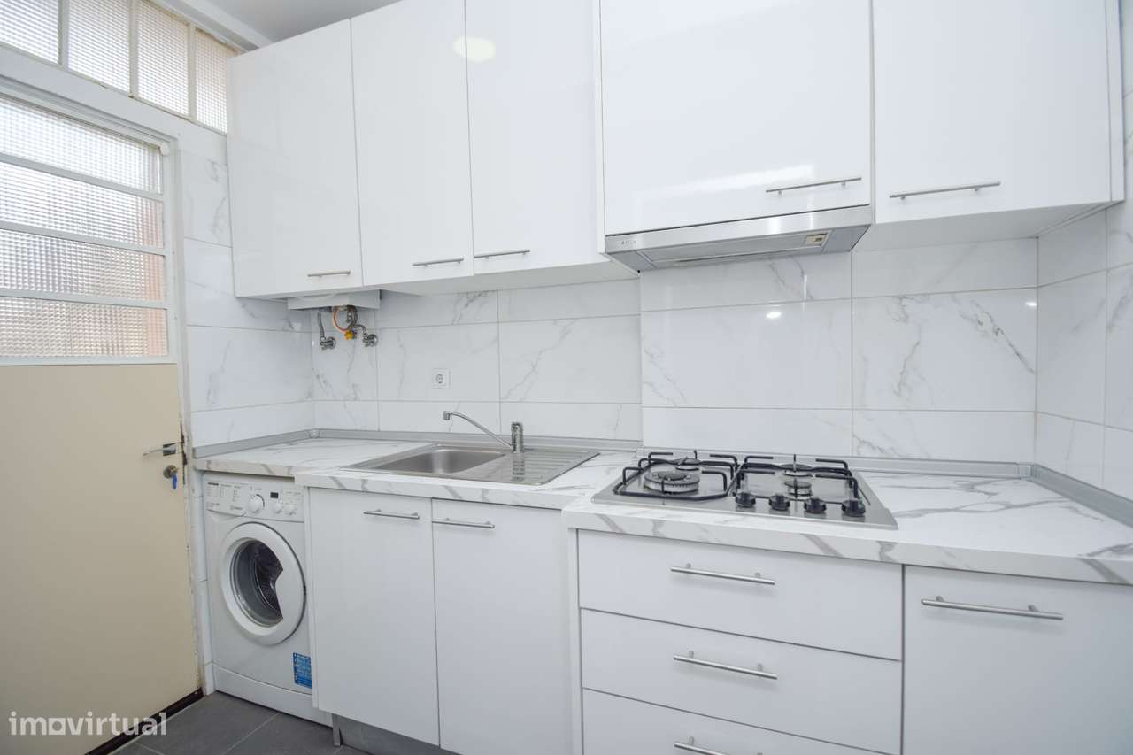 Apartamento T2 à venda em Lisboa-11
