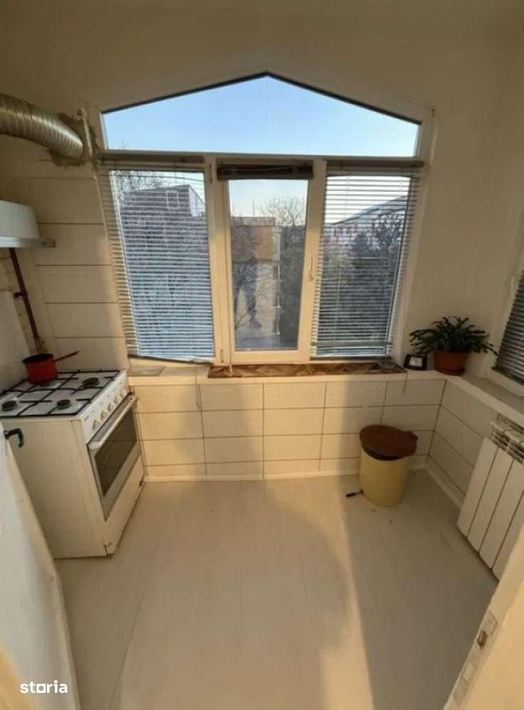 Apartament --2 camere cartier E3 cu POD INALT - Imagine principală: 4/8