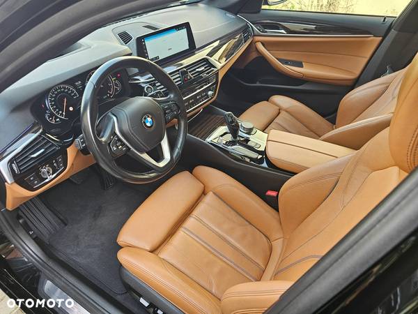 BMW Seria 5 520d Sport Line - 6