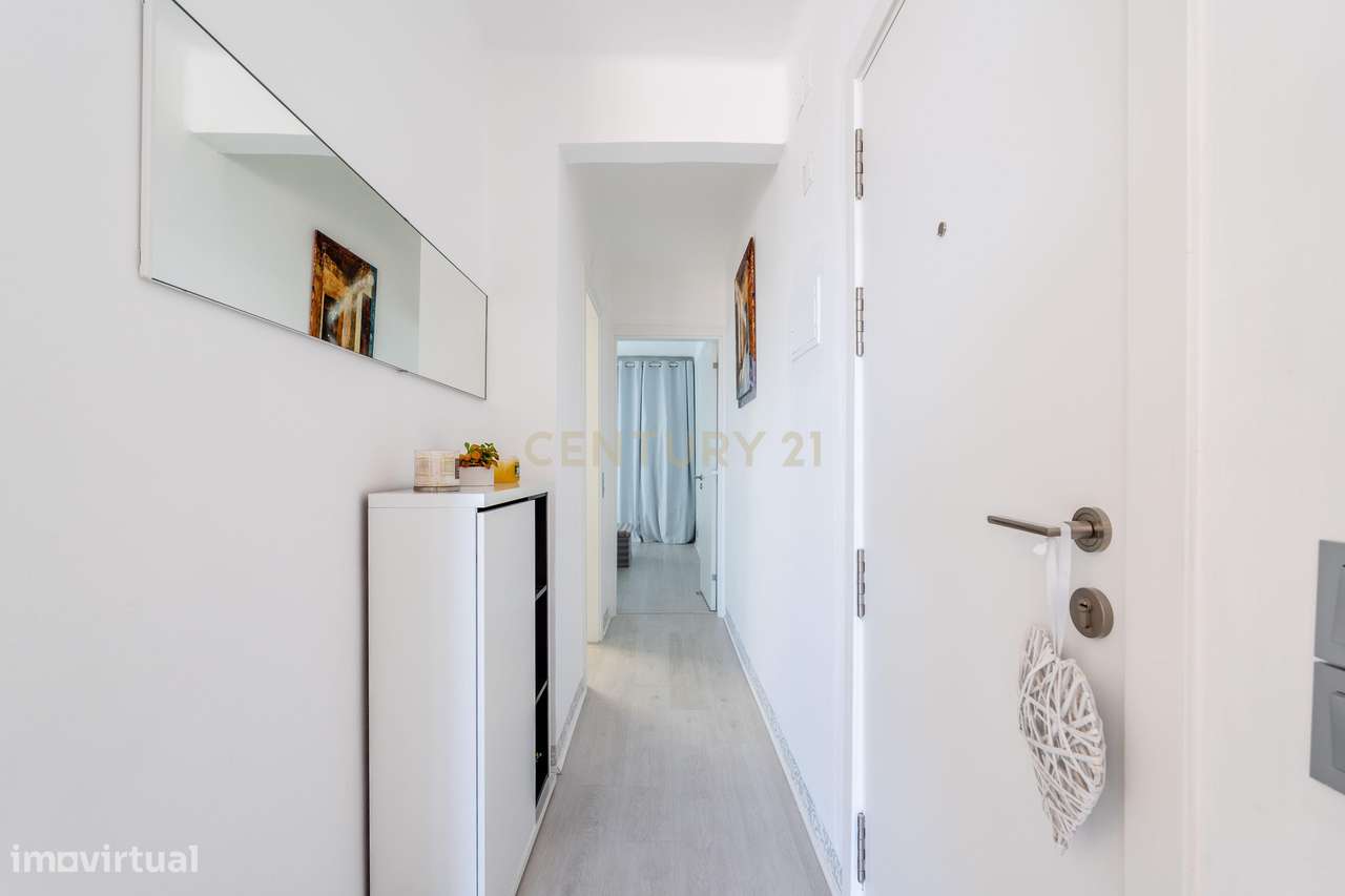 T1 totalmente remodelado, mobilado e equipado, com extraordinária vist-13