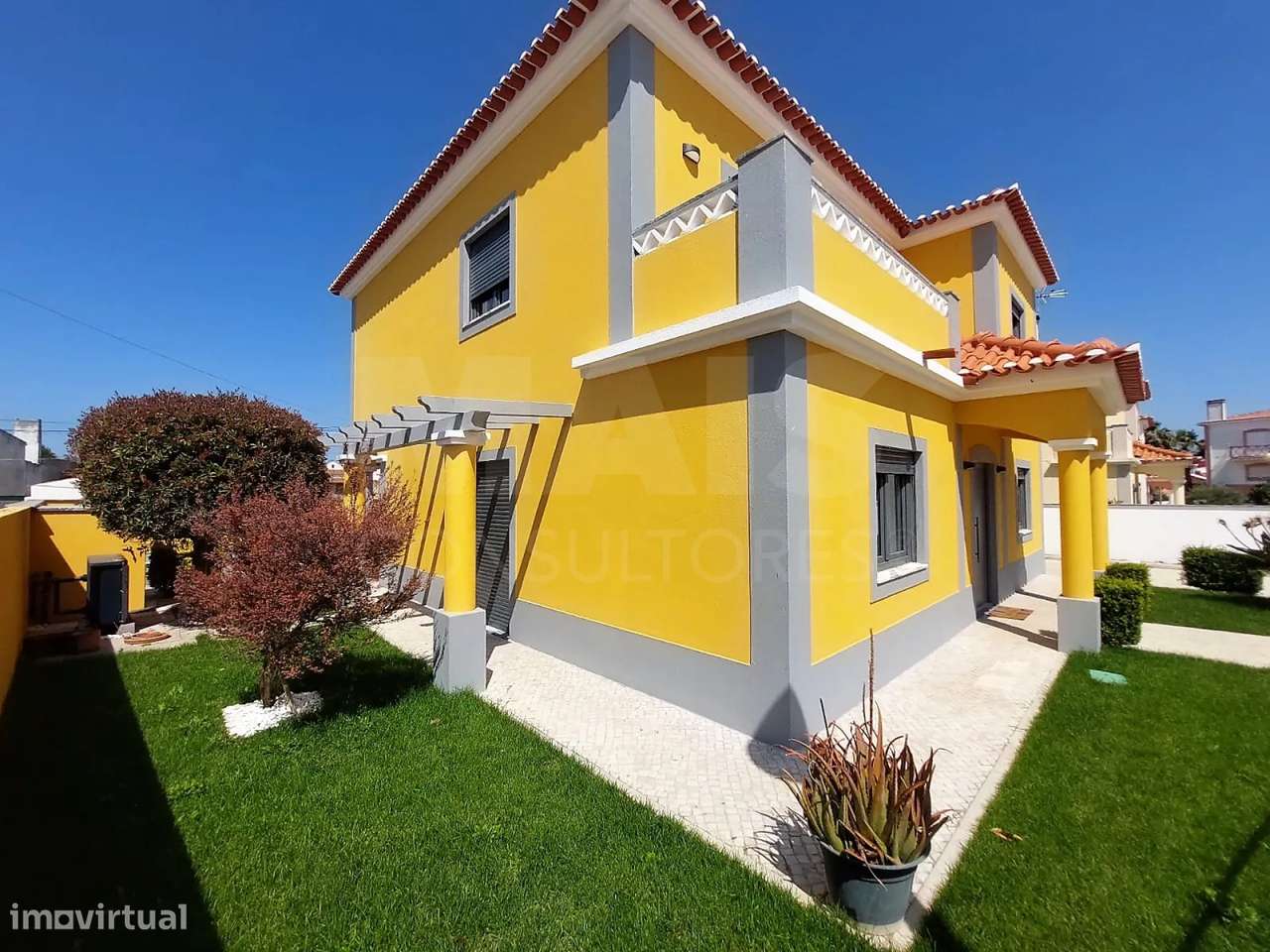 Moradia Isolada T4 com Garagem, Jardim e Piscina Aquecida em Bufard... - Grande imagem: 5/41