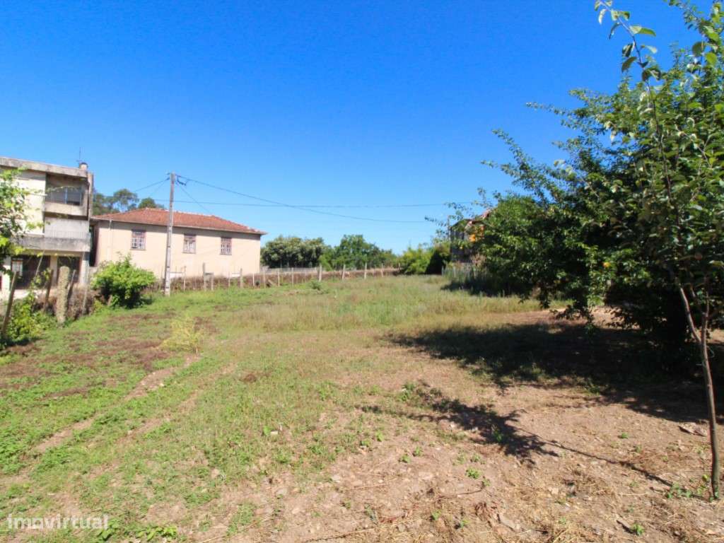 Vende-se moradia rústica em Ribeirão, próxima da N14-6