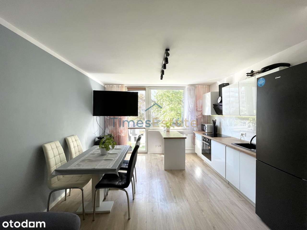 Funkcjonalne i umeblowane 3 pokoje przy metrze-2