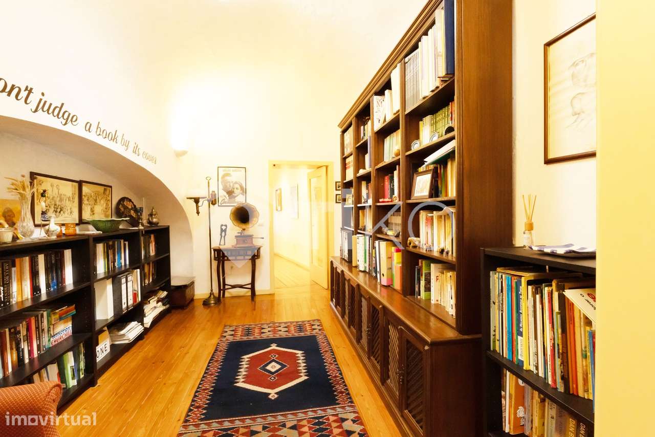 METADE DE PRÉDIO HISTÓRICO (DUPLEX) NA PRAÇA DO GIRALDO – ÉVORA, PATRI - Grande imagem: 3/45