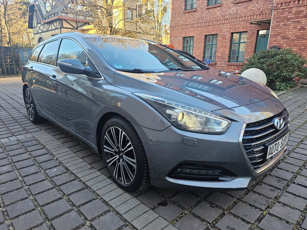 Hyundai i40 Kombi blue 1.7 CRDi DCT Premium 2015