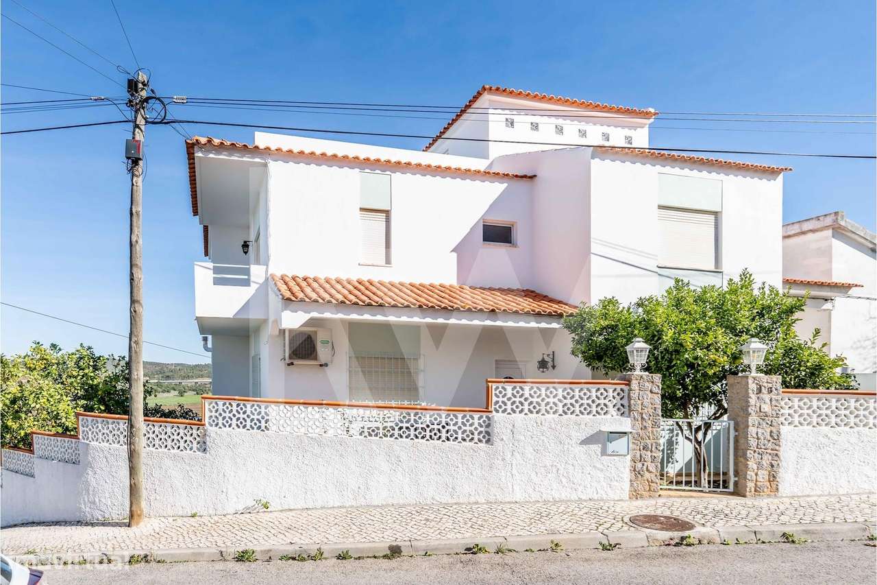 Moradia T4 com 2 Suítes, Garagem e Terraço - Ladeira do Vau, Portimão - Grande imagem: 4/60