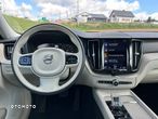 Volvo XC 60 B5 B AWD Essential - 12