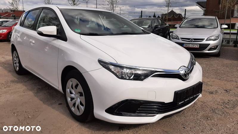 Toyota Auris 1.33 Dual-VVT-i - 2