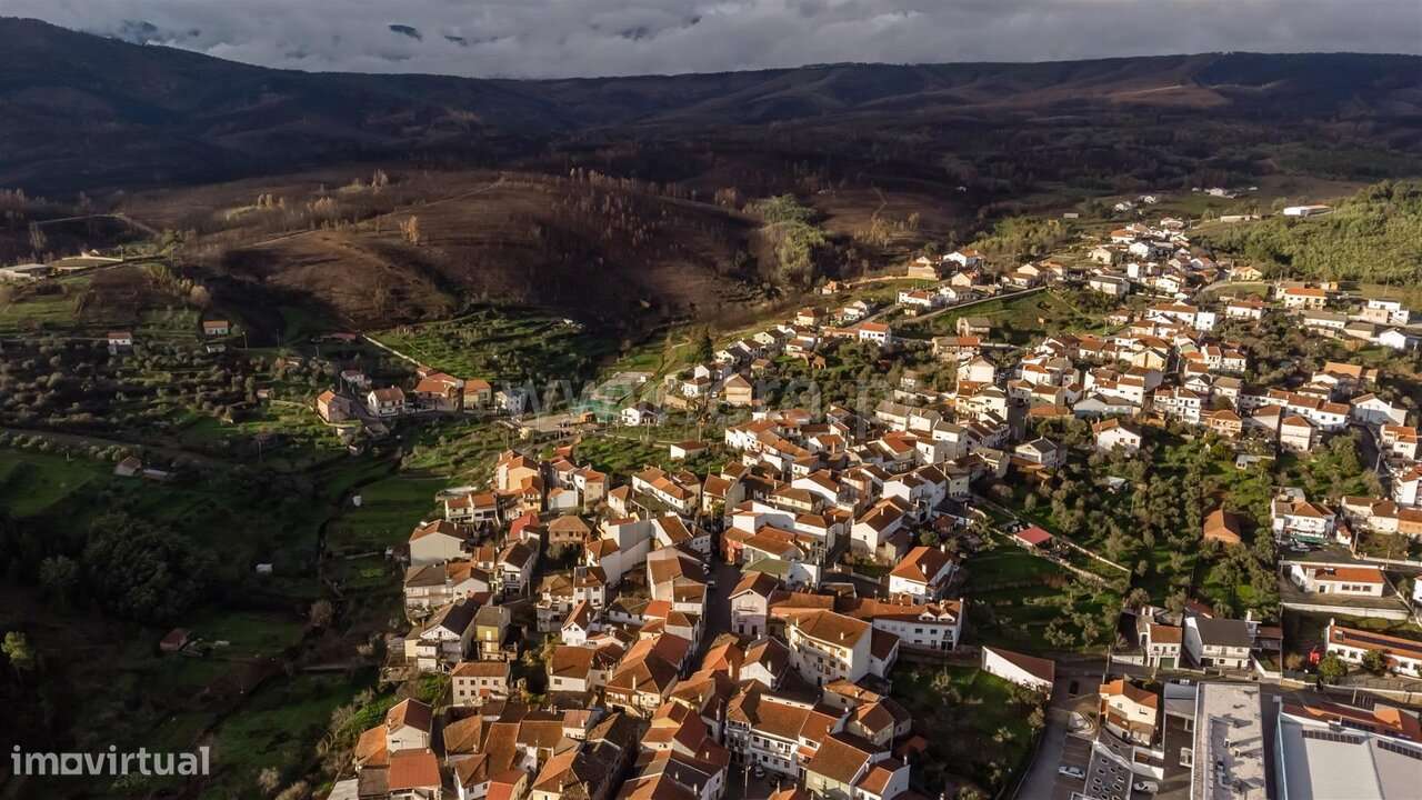 Moradia em Banda T2 / Covilhã, Peso-18