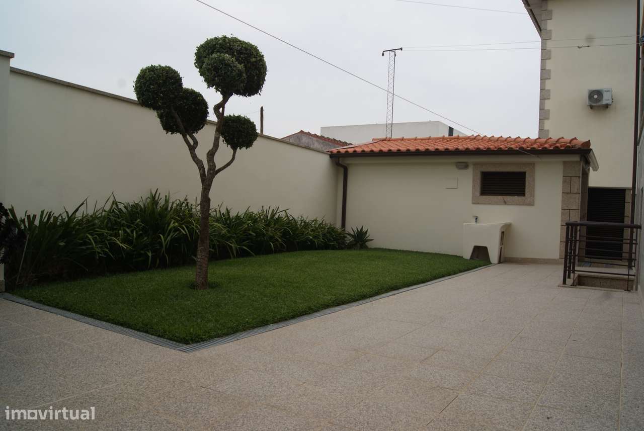 MORADIA INDIVIDUAL T3 _ Jardim, Zona Churrasqueira e poço_Cabreiros-16