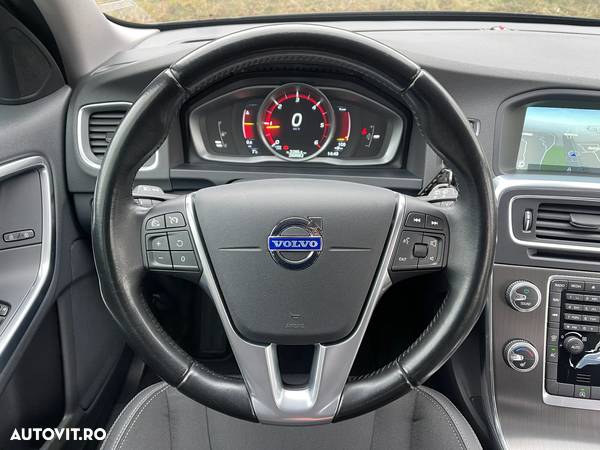 Volvo V60 D4 Momentum - 22