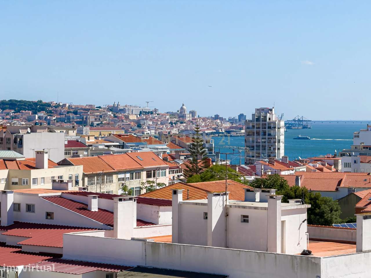 Apartamento T2 com Vista de Rio | Almada-19