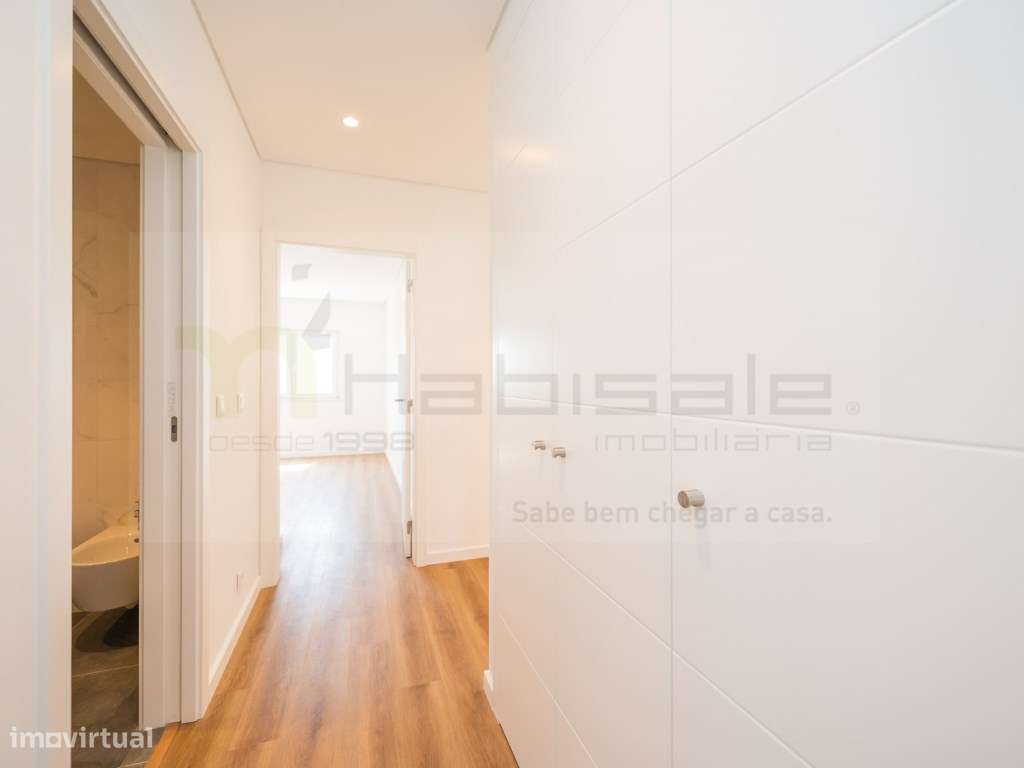 T2 novo na Parede com vista mar-11