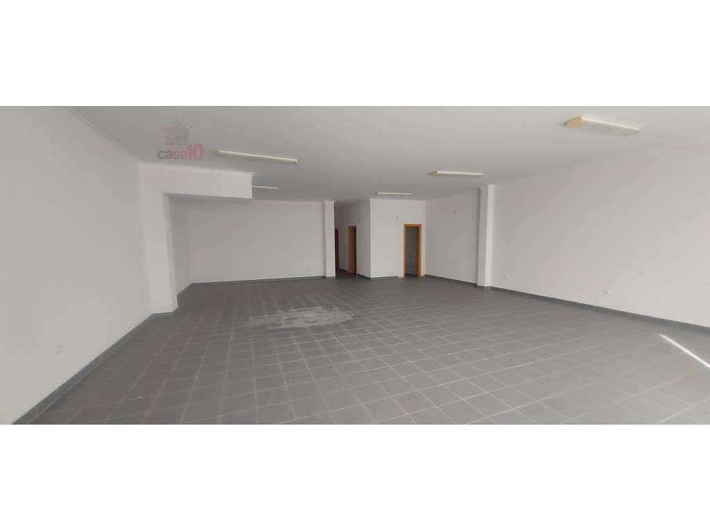Vende-se Espaço Comercial com 257m2 na Baixa da Banheira, Moita - Grande imagem: 2/9
