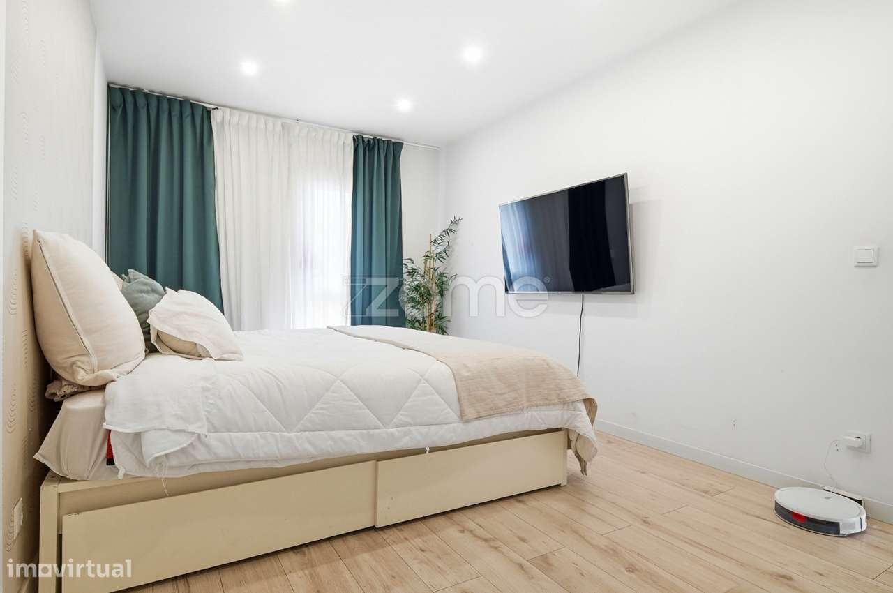 Moradia T5 localizada em Ramada, Odivelas-15