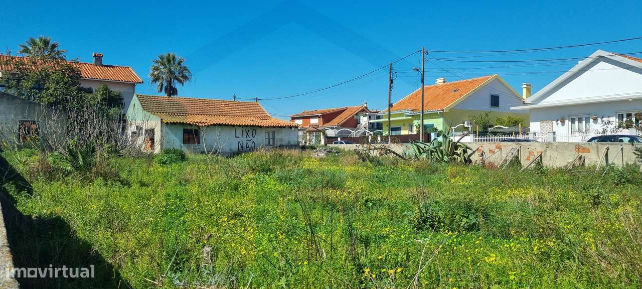Terreno urbano com 977m² em Charneca de Caparica - Grande imagem: 3/9