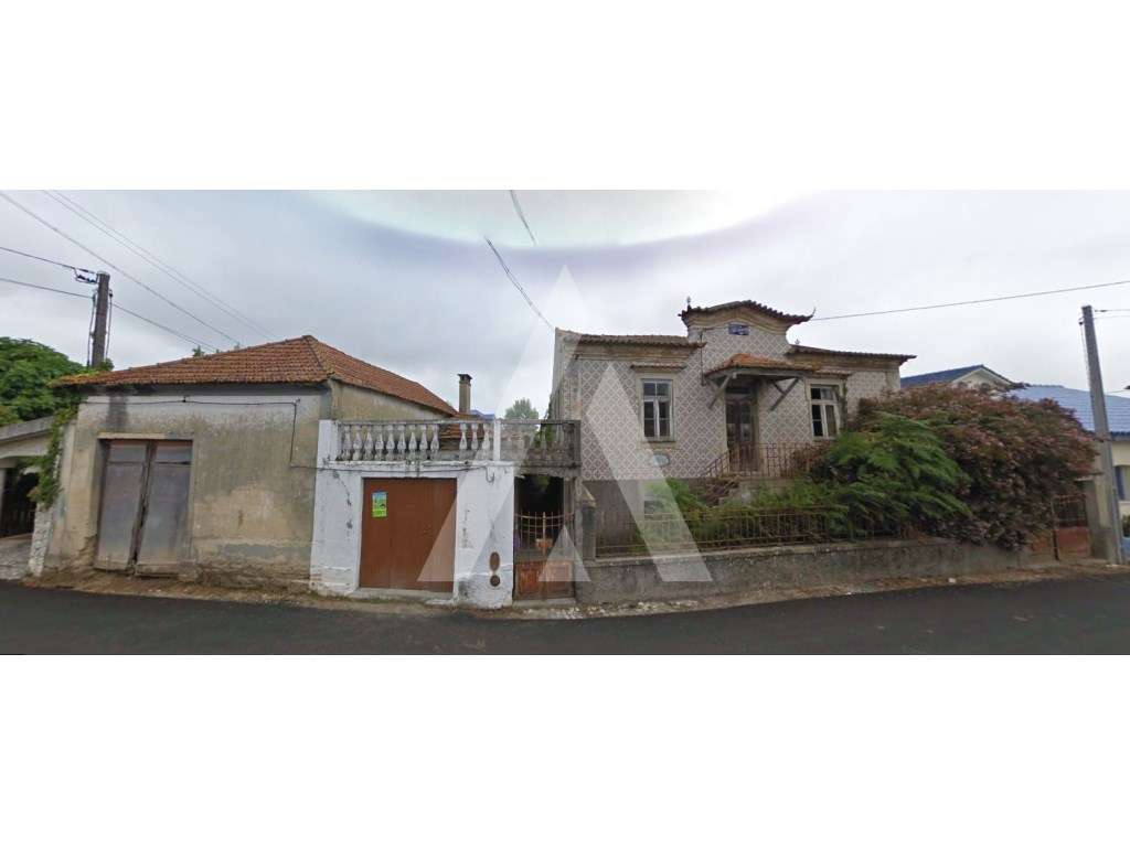 Moradia para recuperar T9 em Eixo. - Grande imagem: 4/8