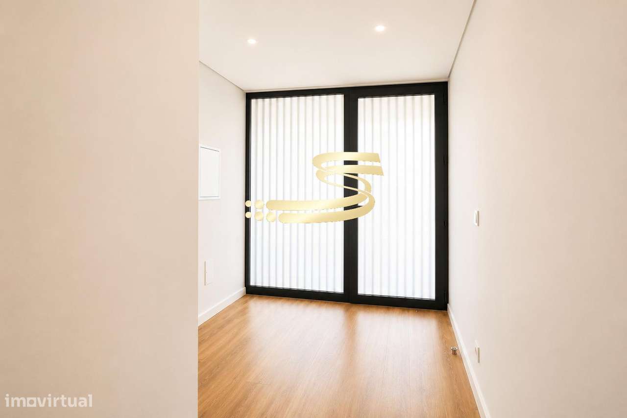 Moradia em Banda T4  Esmoriz-1