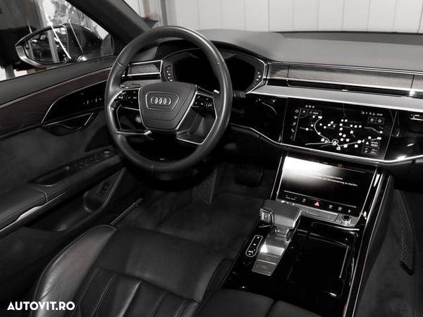 Audi A8 - 8