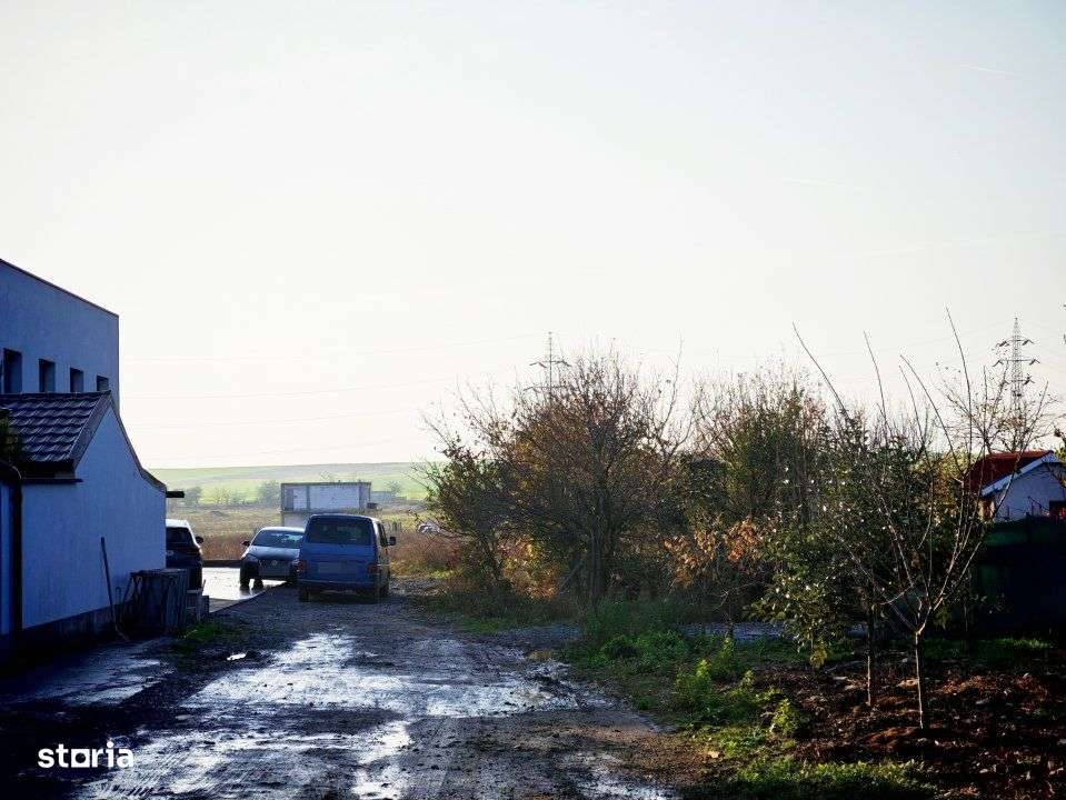 Teren langa case cu dubla deschidere si utilitati aproape-9