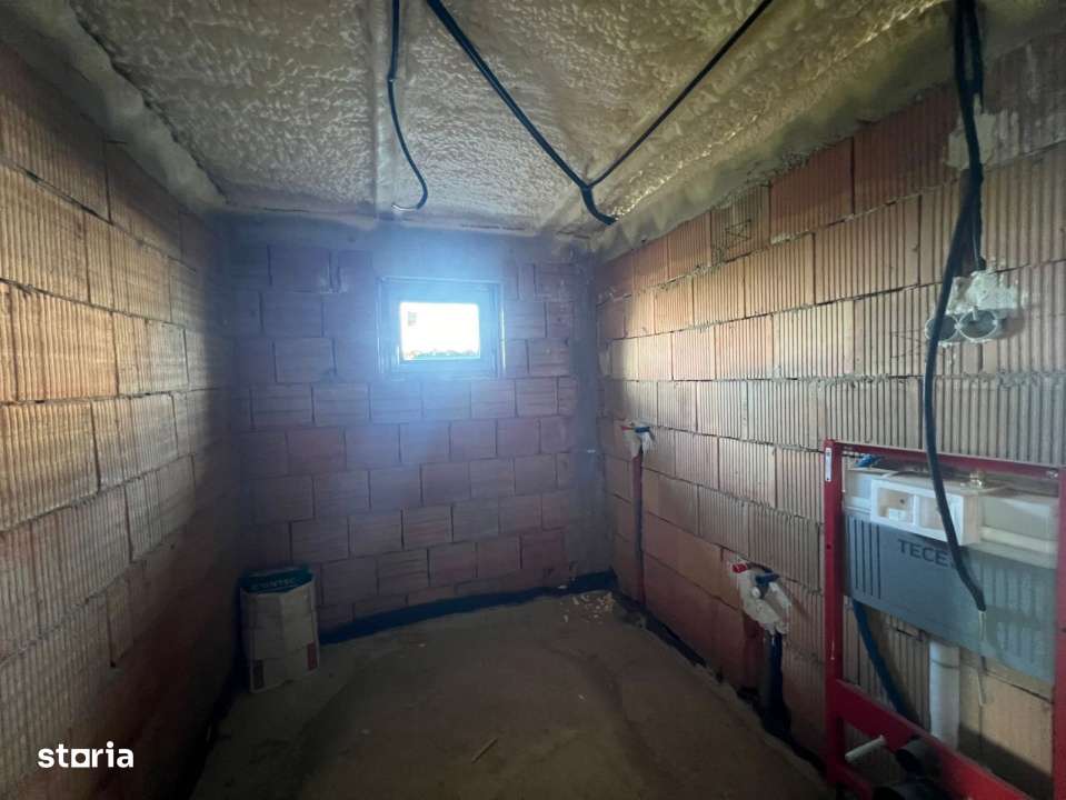 Casa individuala cu 4 camere 2 bai si terasa in Sura Mica-13