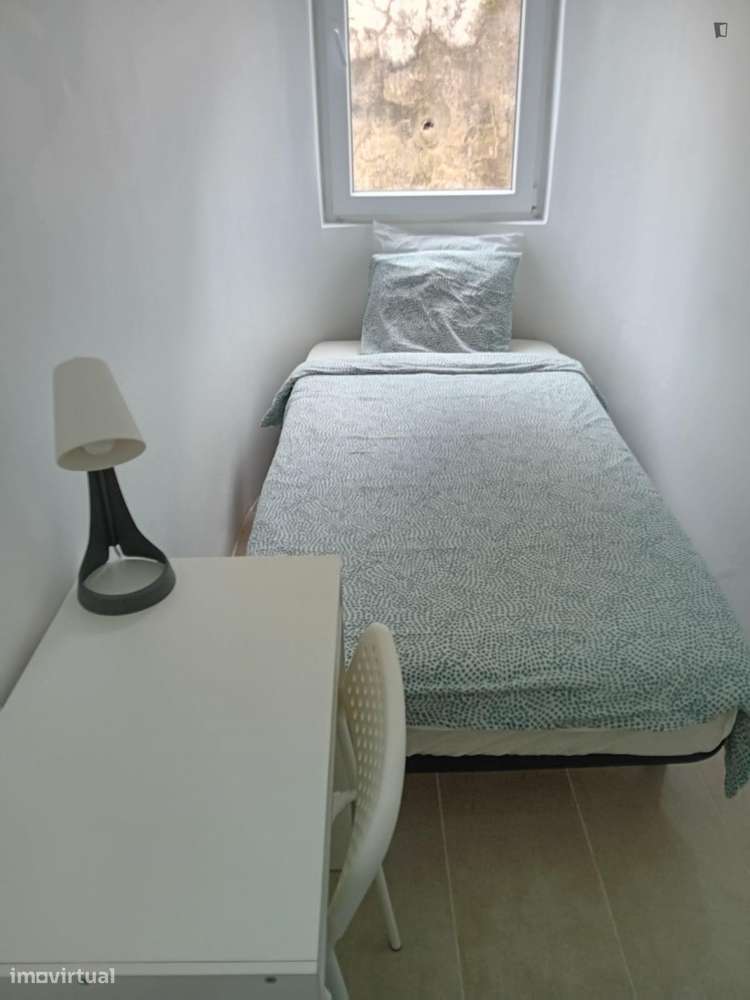 Quarto - localizado em Alameda Lisbon - Grande imagem: 5/7