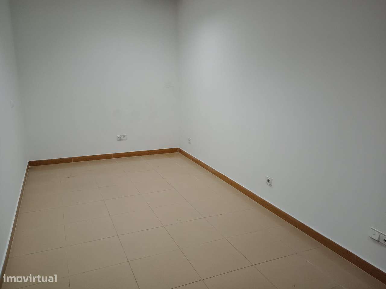 T1+1 com terraço na Damaia de Cima-6