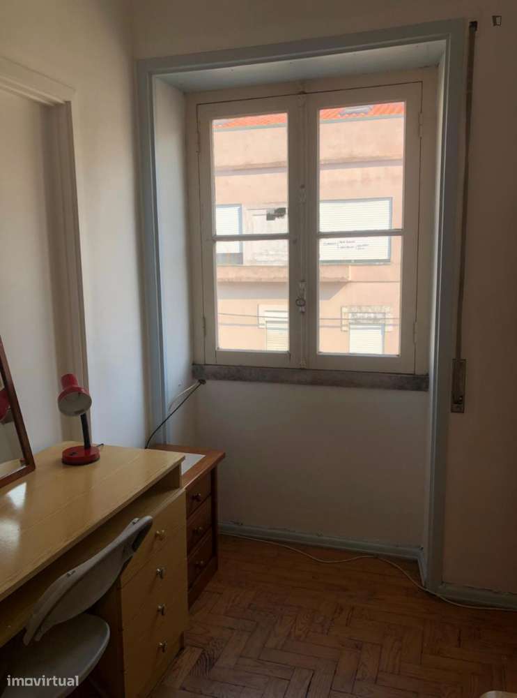 Quarto - localizado em Montes Claros Coimbra - Grande imagem: 5/6