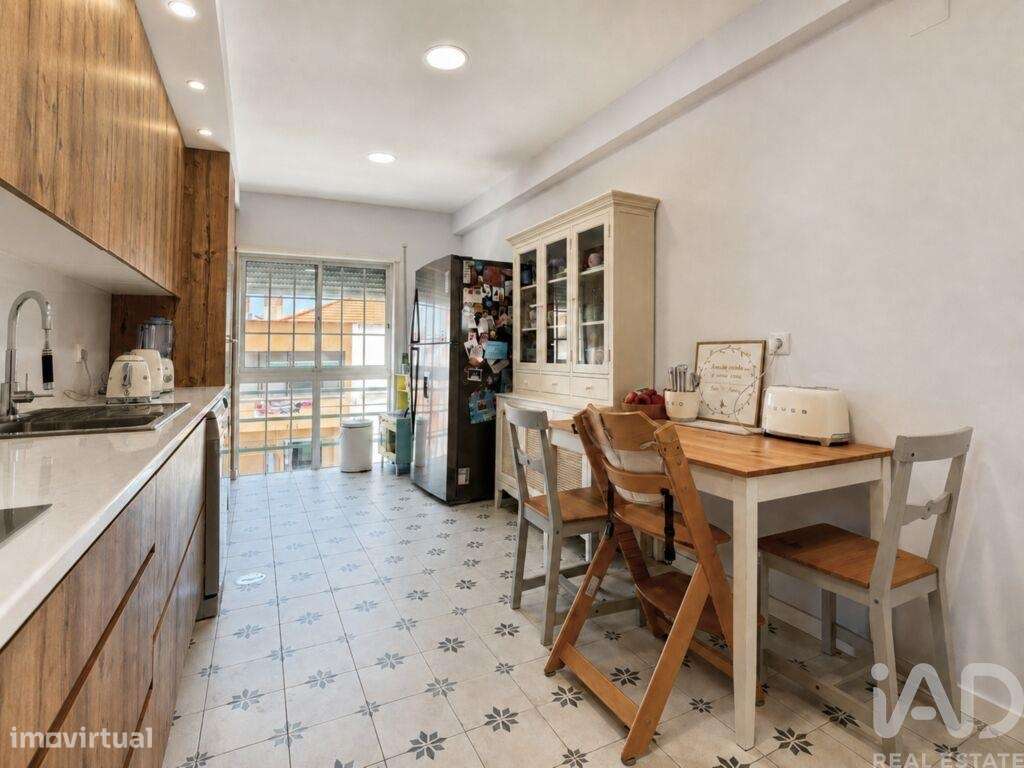 Apartamento T4 em Amora de 122 m2-8