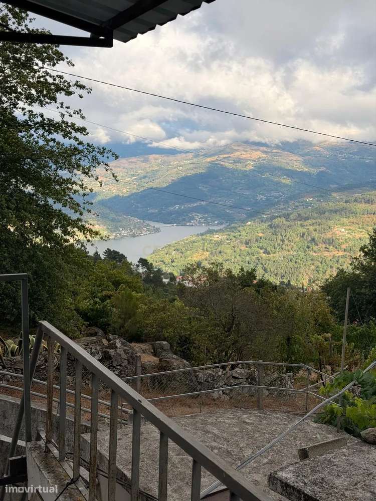 Moradia V3 com Vista Rio em Paços de Gaiolo-14