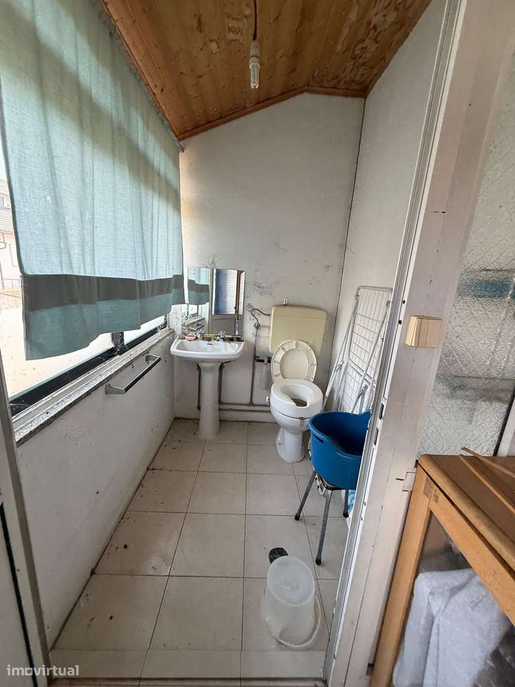 Moradia BI-FAMILIAR perto do IPB e do Centro de Bragança, no Bairro da-9