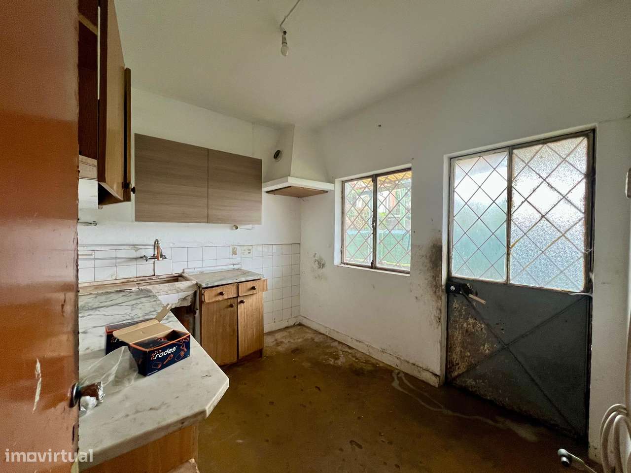 Andar Moradia T3 para Restauro em Celeirós-9