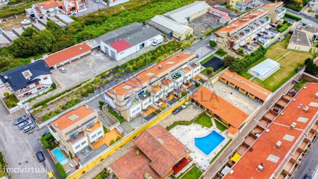Excelente Moradia Em Banda de Construção Sólida, com muito Espaço e Lu - Grande imagem: 5/45