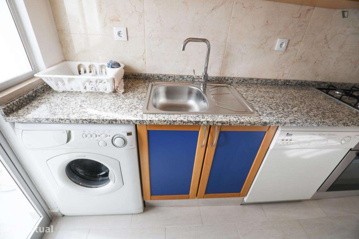 Quarto - localizado em Olaias Lisbon - Grande imagem: 4/39