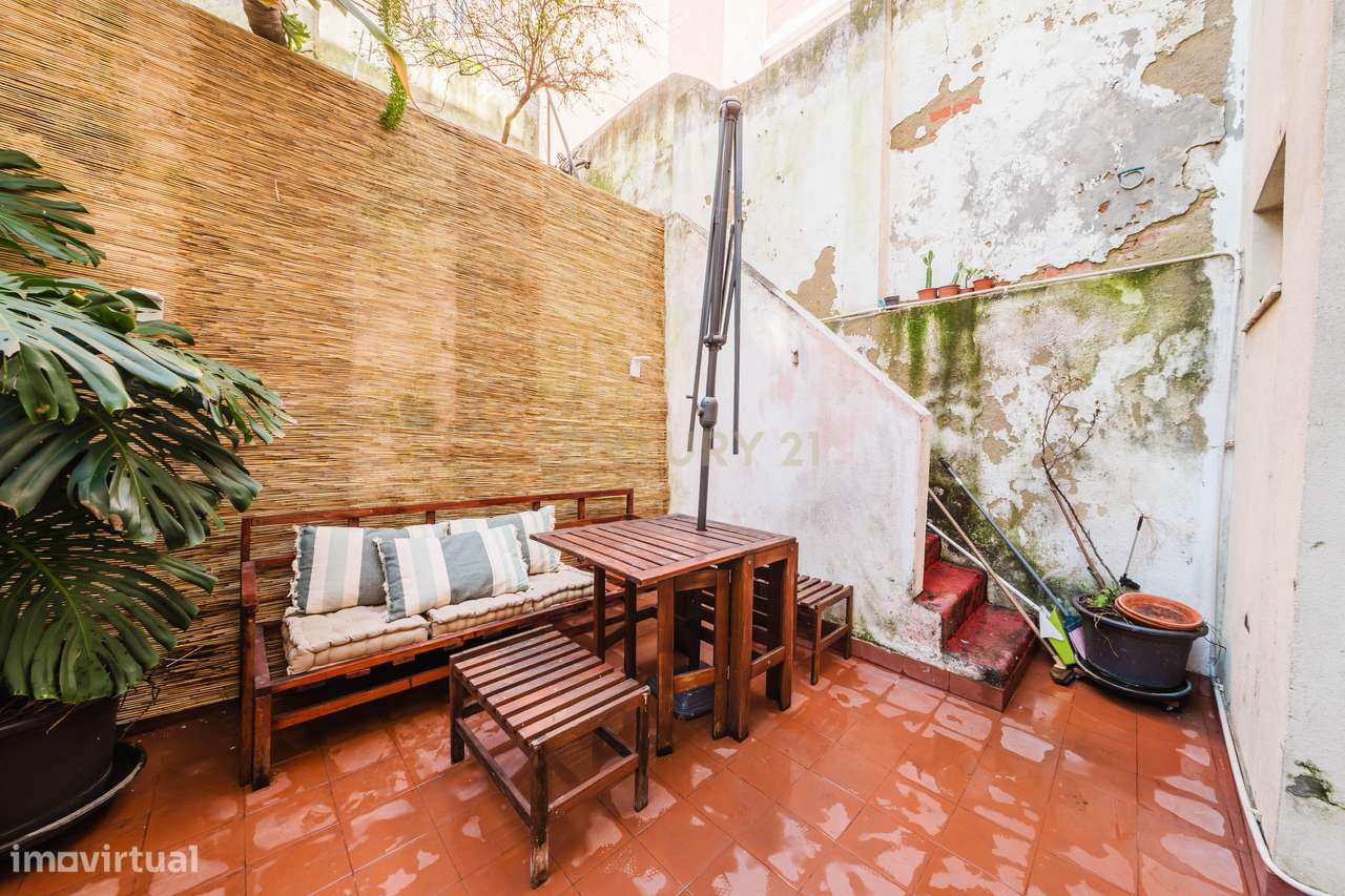T2 com Amplo Terraço Privativo em Lisboa-32