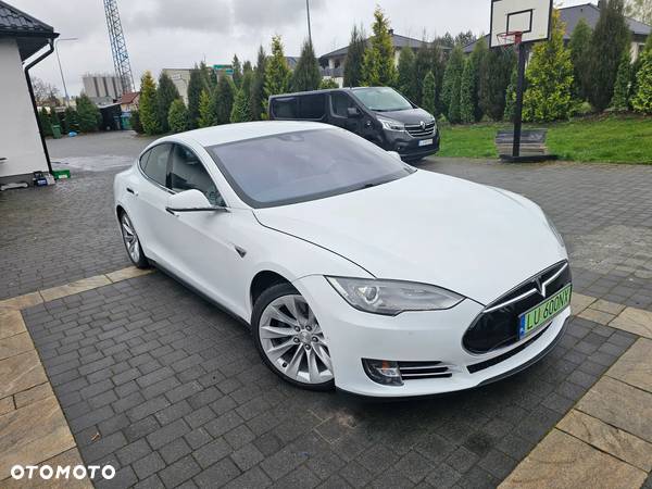 Tesla Model S Standard - 2