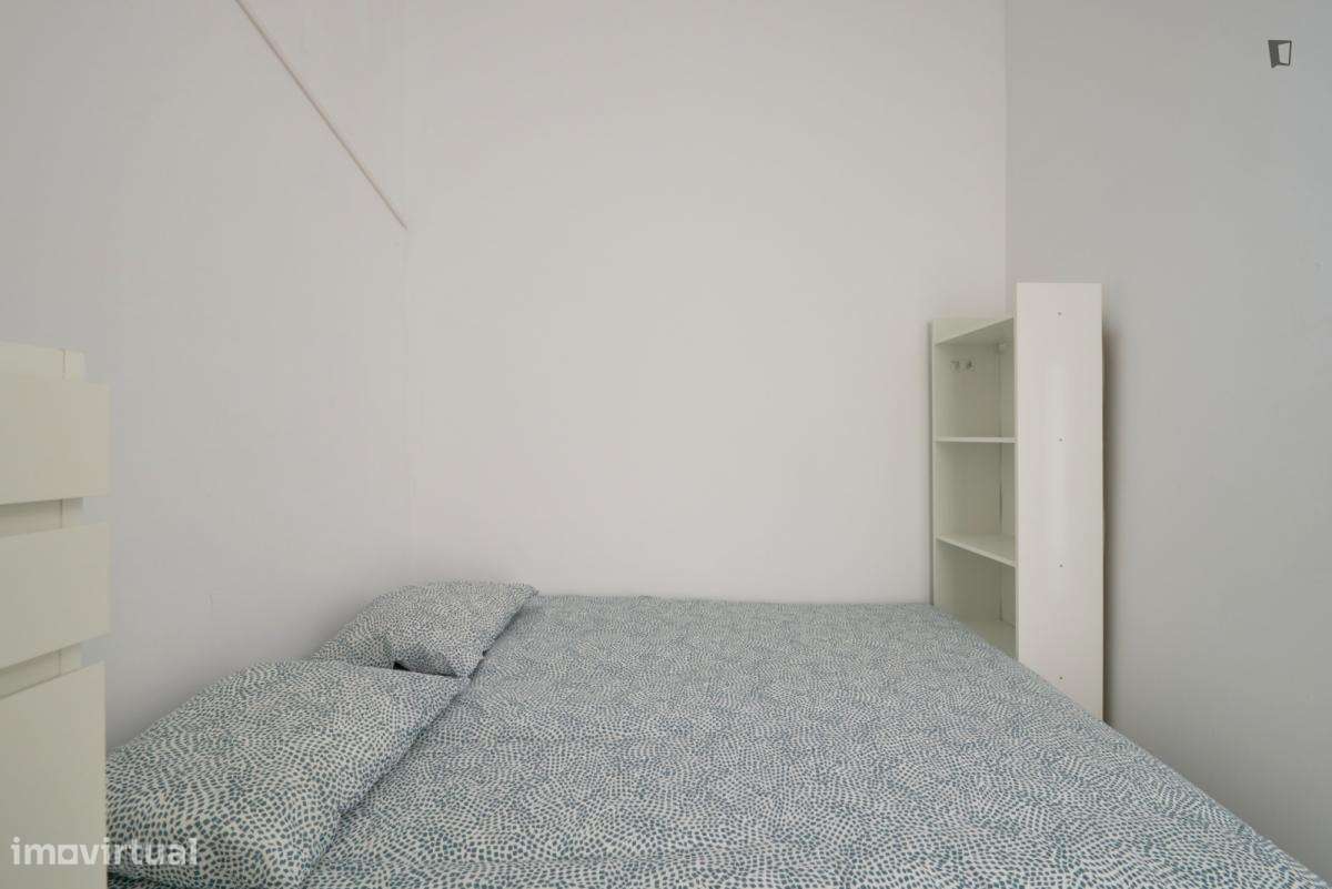 Quarto - localizado em Marquês de Pombal Lisbon - Grande imagem: 5/6