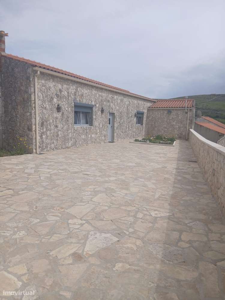 Moradia T3 espaçosa - Grande imagem: 2/17