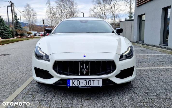 Maserati Quattroporte - 2