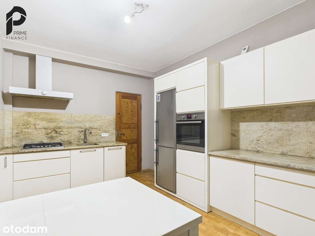 Dom w atrakcyjnej lokalizacji - Pełny obrazek: 2/13